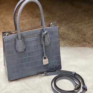 Michael Kors Mercer Medium Messenger bag